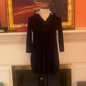 Alice + Olivia size S black knit, long-sleeved bubble dress/pullover with hood
